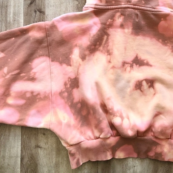 Aritzia, TNA, Cozy, Perfect Shrunken Cropped Hoodie, Womans, Tie Dye, Size M - Picture 9 of 15